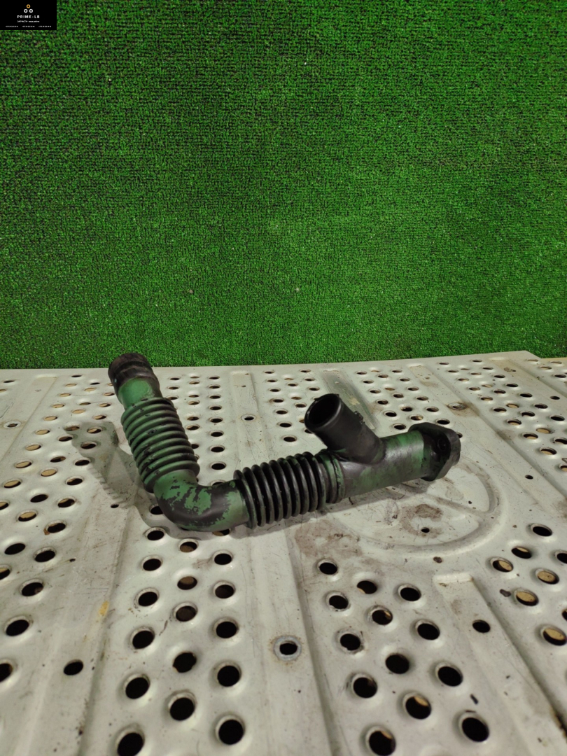 трубка маслозаливной горловины Volvo FM 2 поколение 2011, 10.8 л., D11C450, дизель, АКПП, 20529267 - фото №1