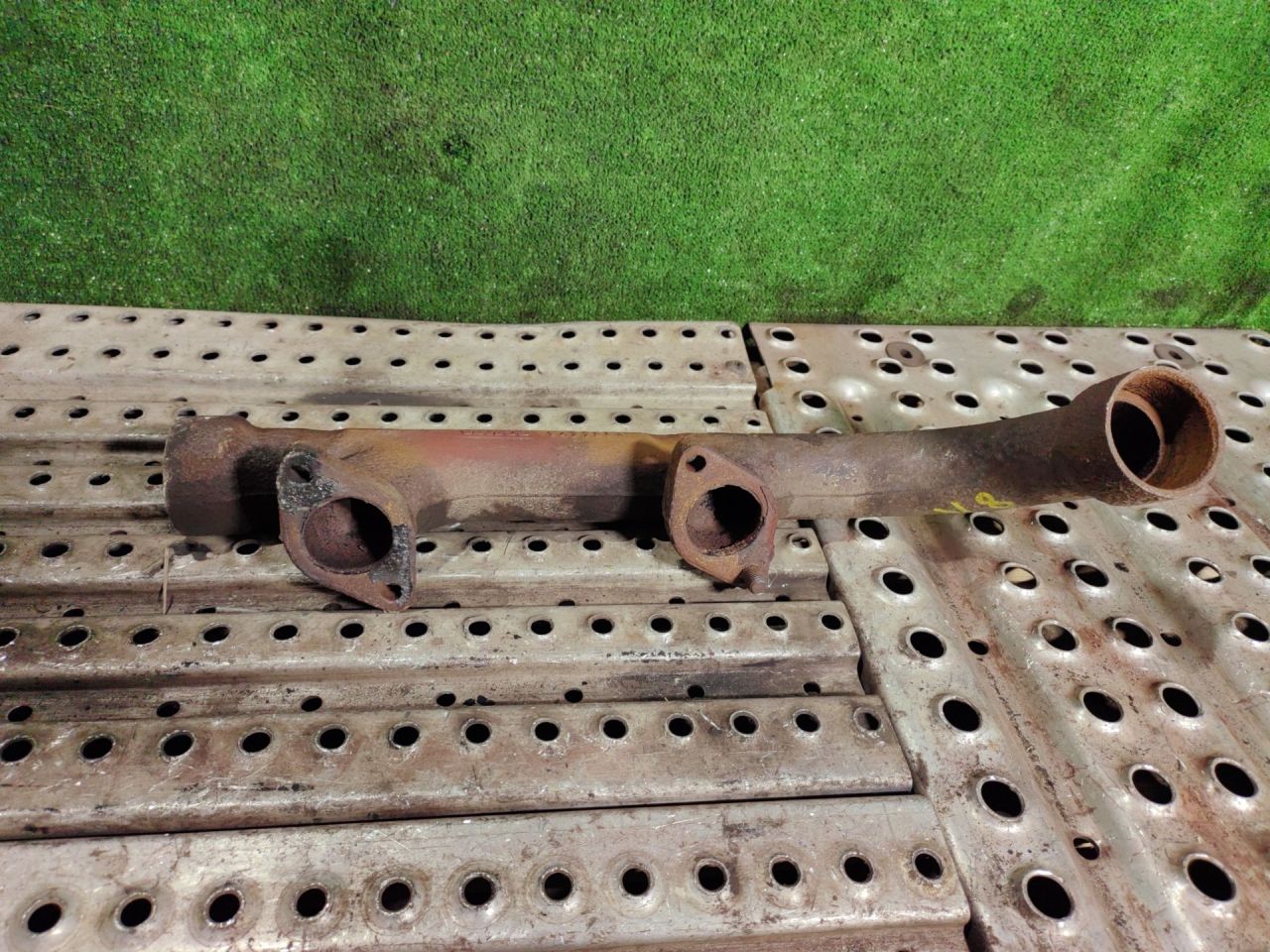 коллектор выпускной Scania P 2 поколение 1995, 1354423 - фото №1