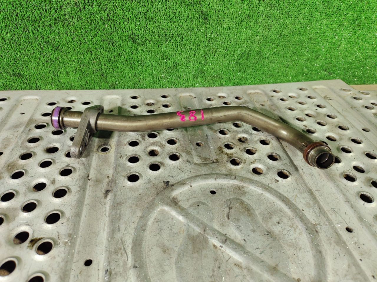 масляная трубка Volvo FH 3 поколение 2012, 12.8 л., D13C500, дизель, АКПП, 21599113 - фото №1