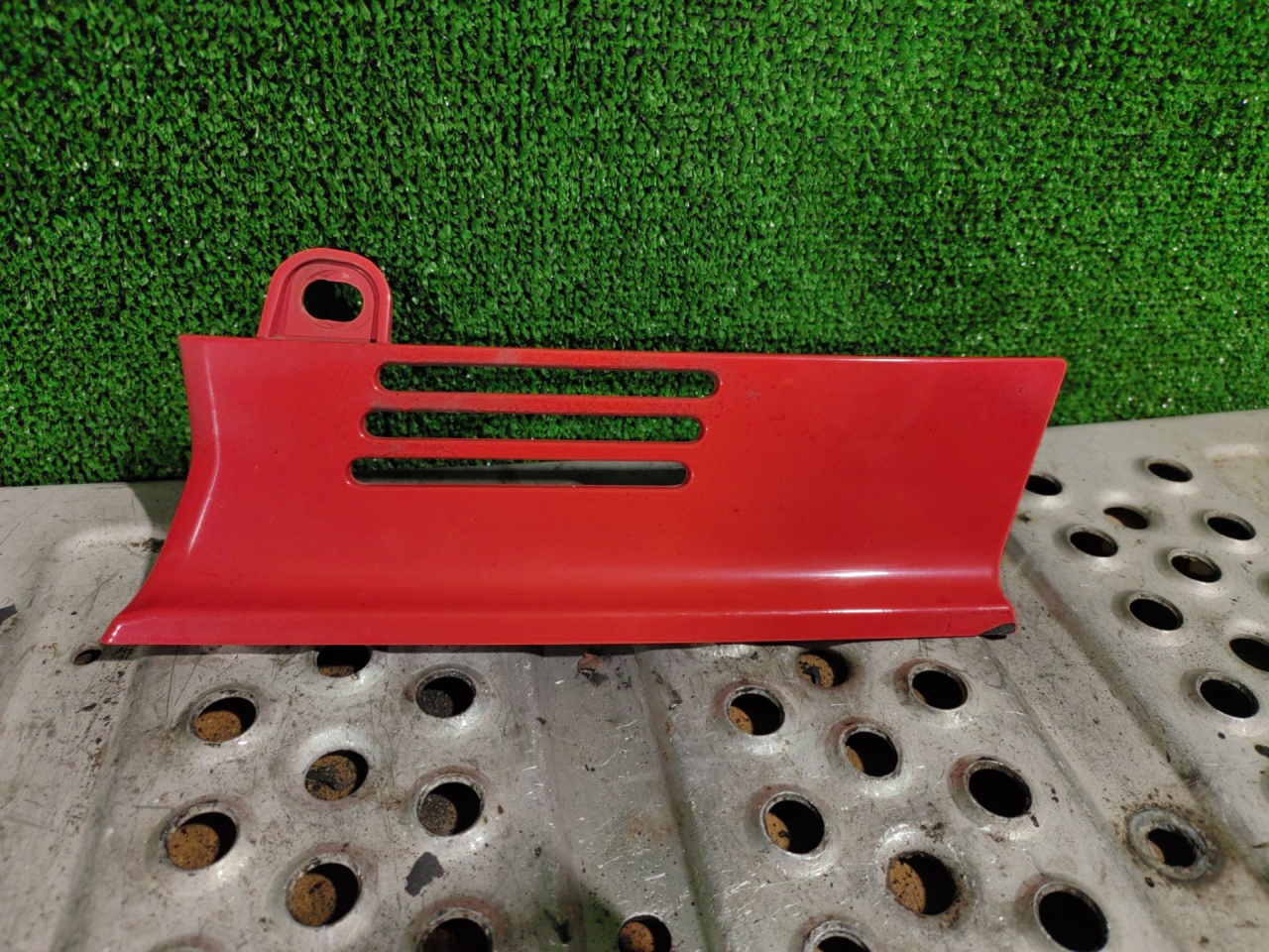 рамка (накладка) решетки радиатора Scania 6-series 2019, 13.0 л., OC13 101 L01, газ, АКПП, 2297701 - фото №1