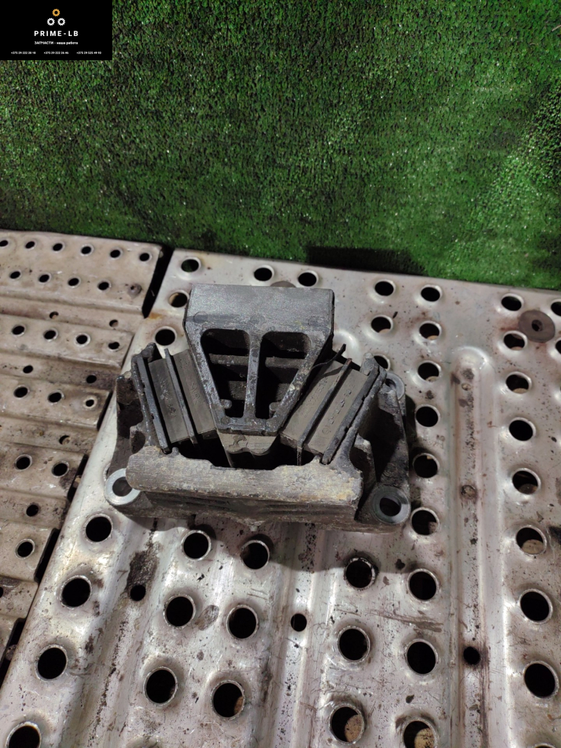 подушка крепления двигателя Mercedes-Benz Actros 3 поколение (MP3) 2010, 11.9 л., OM 541.976, дизель, АКПП, 9412417713 - фото №1