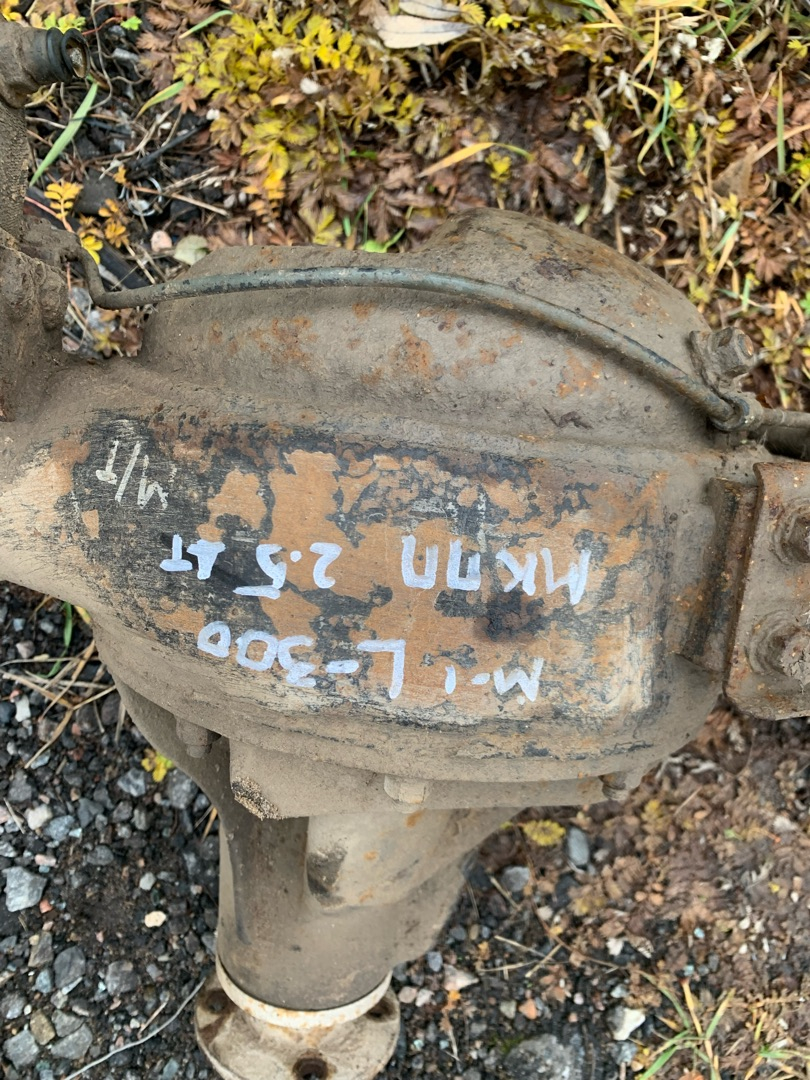 мост задний Mitsubishi Space Gear 1 поколение L400 1994, 2.5 л., дизель, МКПП, внедорожник 5 дв., задний привод, MR176243, MR162725, MR196247 - фото №1
