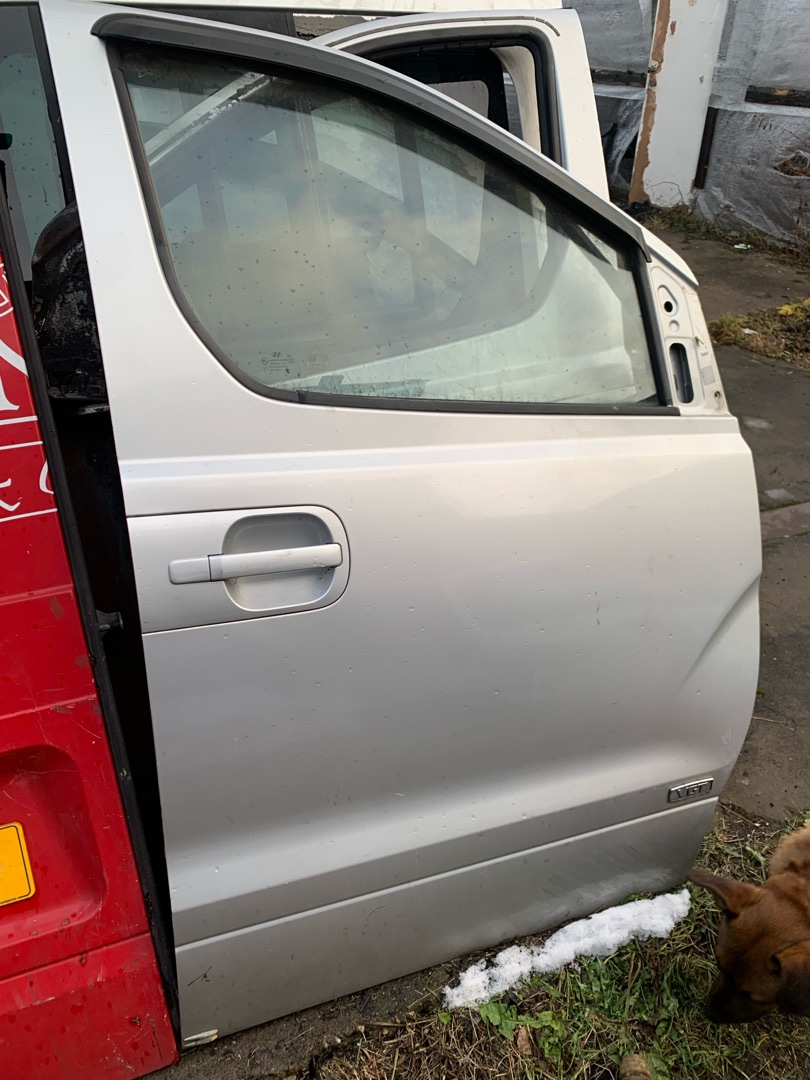 дверь передняя правая Hyundai H-1 Grand Starex 2010, 3.2 л., АКПП, внедорожник 5 дв. - фото №1