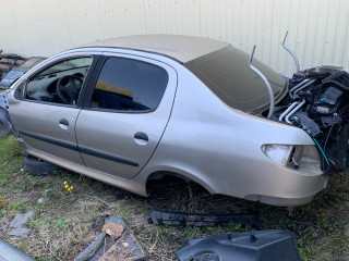 крыло заднее правое Peugeot 206 1 поколение [рестайлинг] 2009, седан, 8526ER