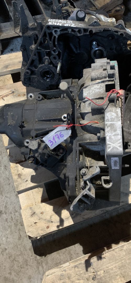 КПП механическая (МКПП) Renault Megane 2 поколение 2006, 1.5 л., дизель, МКПП, JR5119 - фото №1