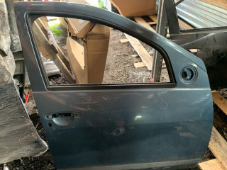 дверь передняя правая Renault Sandero 1 поколение 2010, хетчбэк 5 дв.