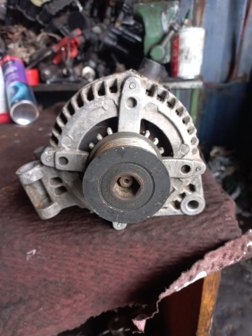 генератор Land Rover Discovery 3 поколение 2007, 2.7 л., 276DT, дизель, 276DT - фото №1