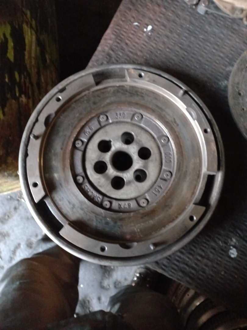 маховик Opel Insignia 1 поколение (A) 2009, 1.8 л., i, A 18 XER, бензин, 6МКПП - фото №1