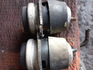 подушка крепления двигателя Volkswagen Touareg 1 поколение 2006, 2.5 л., BPE, дизель, АКПП