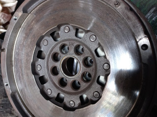 маховик Land Rover Freelander 2 поколение 2007, 2.2 л., 224DT, дизель, МКПП, 224DT, 415048410