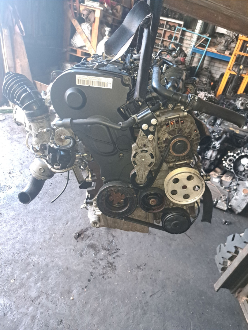 двигатель Audi A4 B7 2008, 2.0 л., i, BWE, бензин, BWE - фото №1