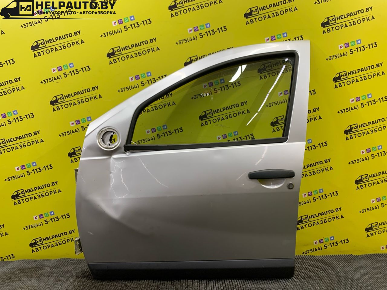 дверь передняя левая Dacia Sandero 1 поколение 2008, 1.4 л., K7J 714, бензин, МКПП, серый, хетчбэк 5 дв., передний привод - фото №1