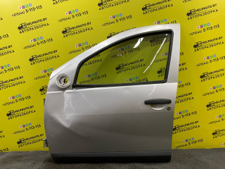дверь передняя левая Dacia Sandero 1 поколение 2008, 1.4 л., K7J 714, бензин, МКПП, серый, хетчбэк 5 дв., передний привод