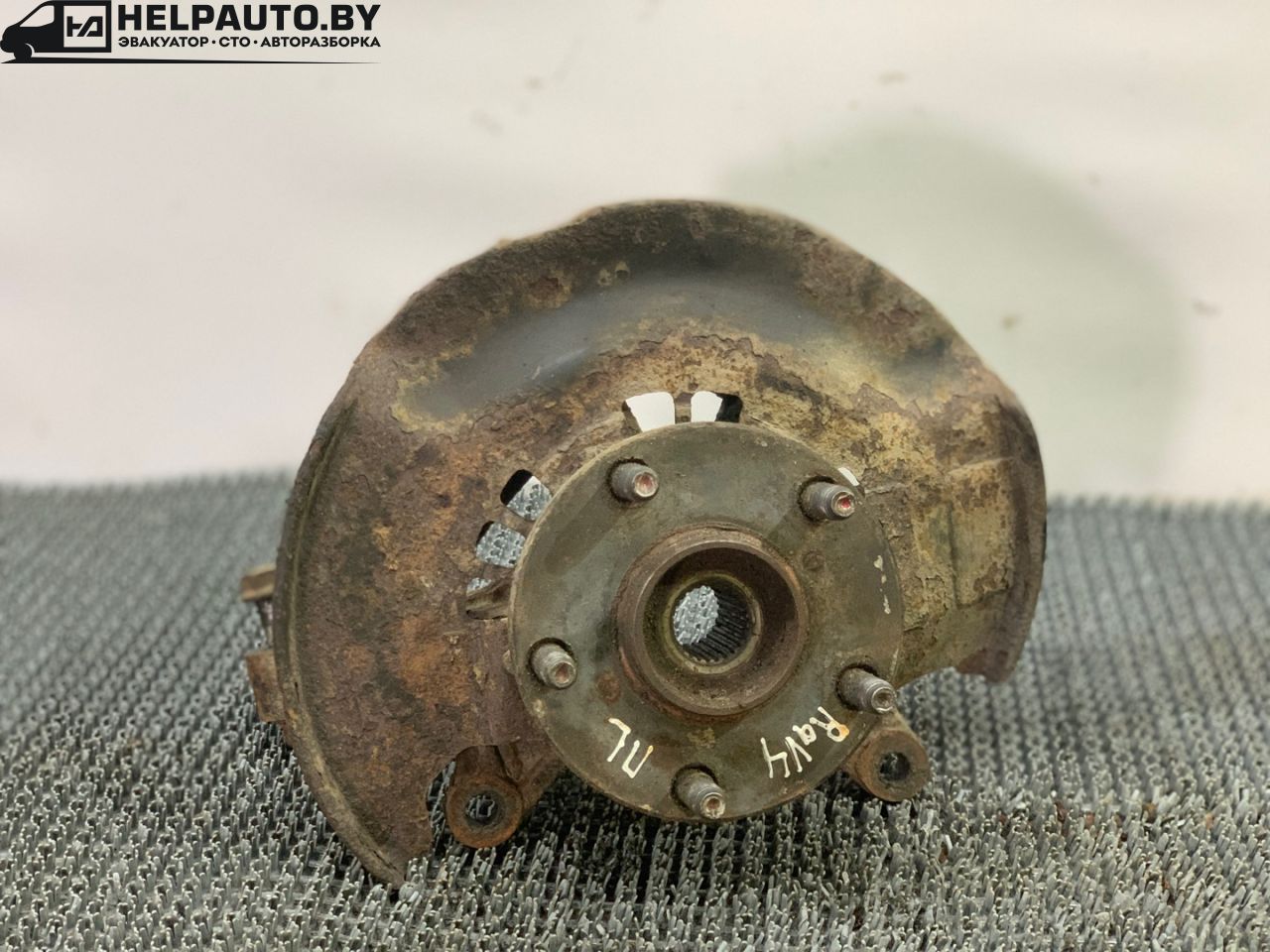 ступица передняя левая Toyota RAV4 2 поколение (XA20) 2002, 2.0 л., дизель, МКПП, седан - фото №1