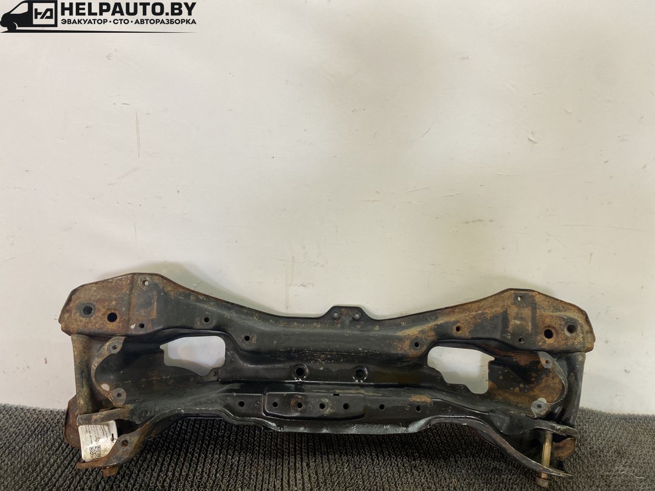 балка подвески передняя (подрамник) Honda Accord 5 поколение 1995, 2.0 л., дизель, МКПП, серебристый, седан, передний привод - фото №1