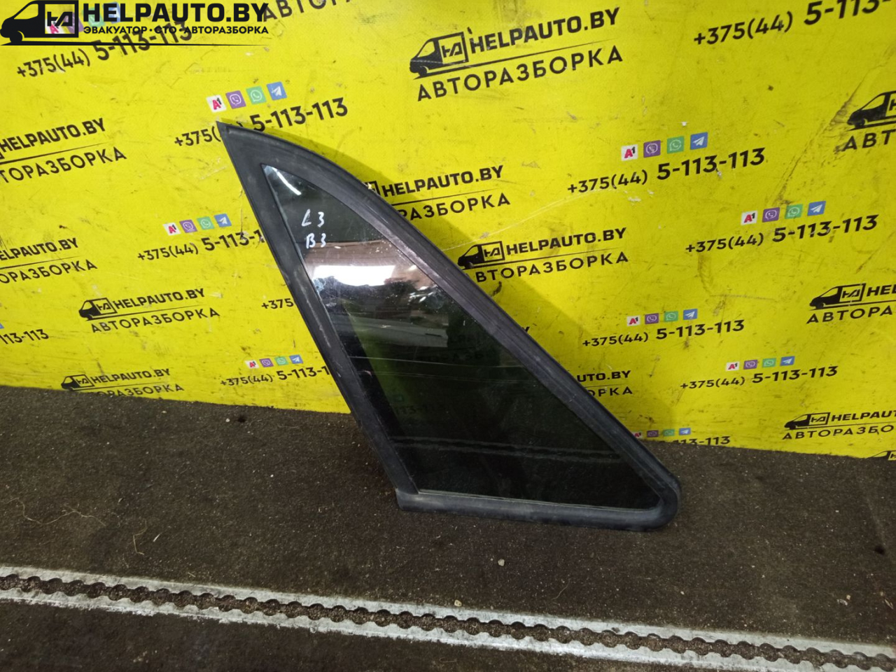 стекло кузовное боковое левое Volkswagen Passat B3 1988, 1.8 л., бензин, МКПП, белый, седан, передний привод - фото №1