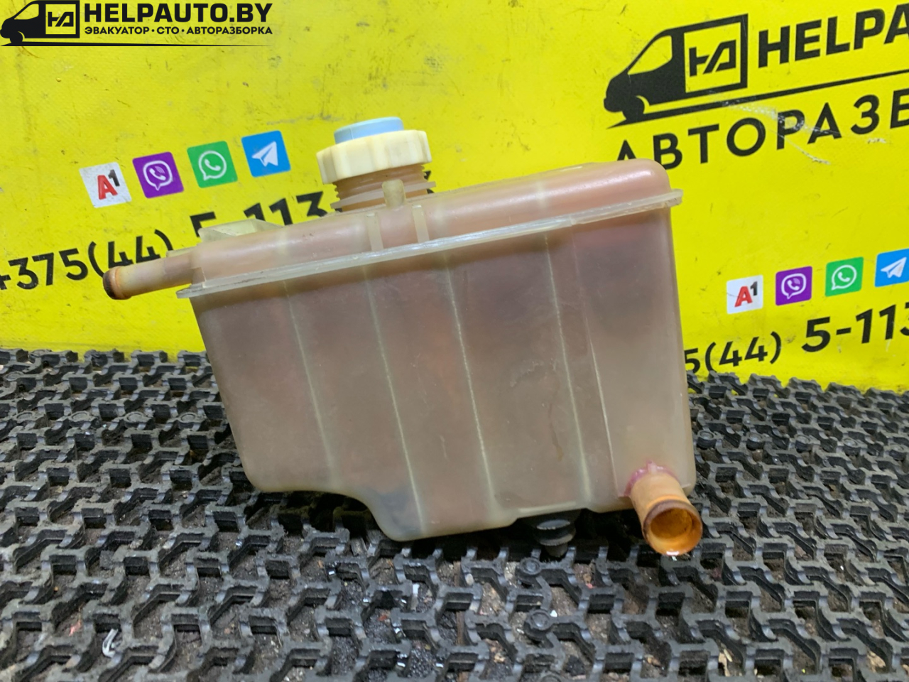 бачок расширительный Renault Laguna 1 поколение 1994, 2.0 л., F3R 200, бензин, МКПП, бордовый, хетчбэк 5 дв., передний привод - фото №1
