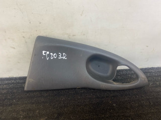 пластик Ford Focus 1 поколение [рестайлинг] 2003, 2.0 л., бензин, МКПП, серебристый, универсал, передний привод