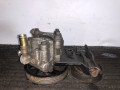 насос гидроусилителя руля Toyota RAV4 2 поколение (XA20) 2002, 2.0 л., дизель, МКПП, серебристый, седан - фото №3