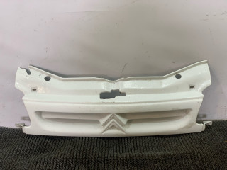 решетка радиатора Citroen Berlingo 1 поколение (M49) 1998, 1.9 л., DHX (XUD9TF/BTF), дизель, МКПП, белый, фургон, передний привод