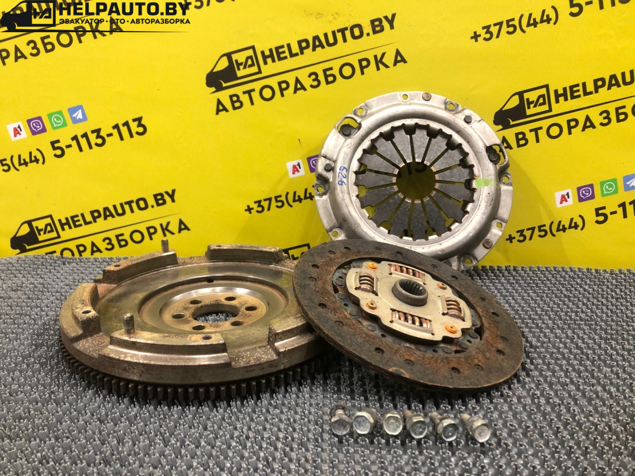 комплект сцепления Mazda 626 3 поколение GD (1987 - 1992), 2.0 л., бензин, МКПП, желтый, седан, передний привод - фото №1