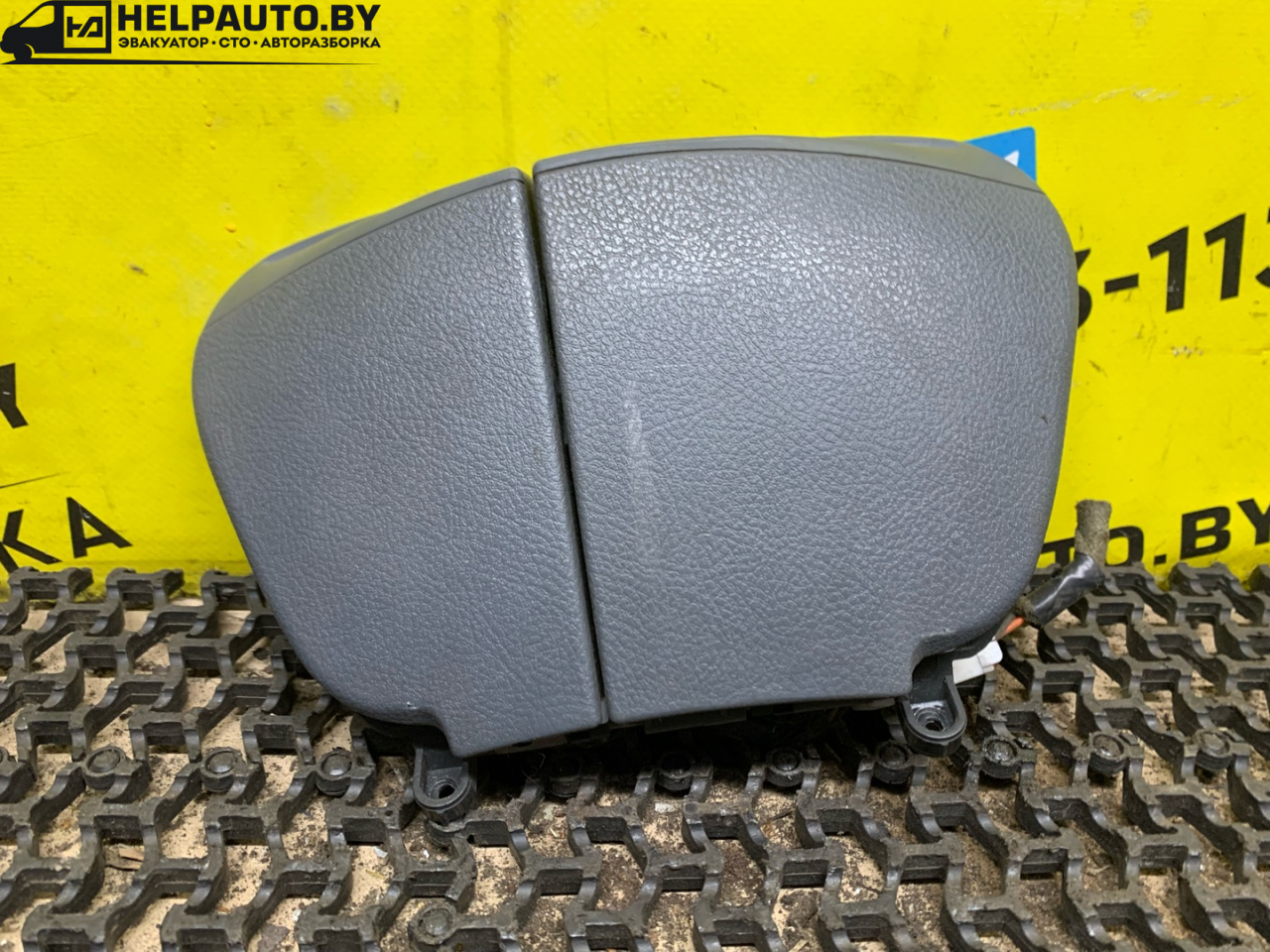 пепельница Fiat Bravo 1 поколение 1997, 1.4 л., бензин, синий, хетчбэк 3 дв., передний привод - фото №1