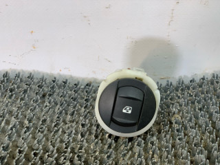 кнопка стеклоподъемника переднего правого Renault Megane 2 поколение [рестайлинг] 2008, 1.4 л., бензин, МКПП, чёрный, седан