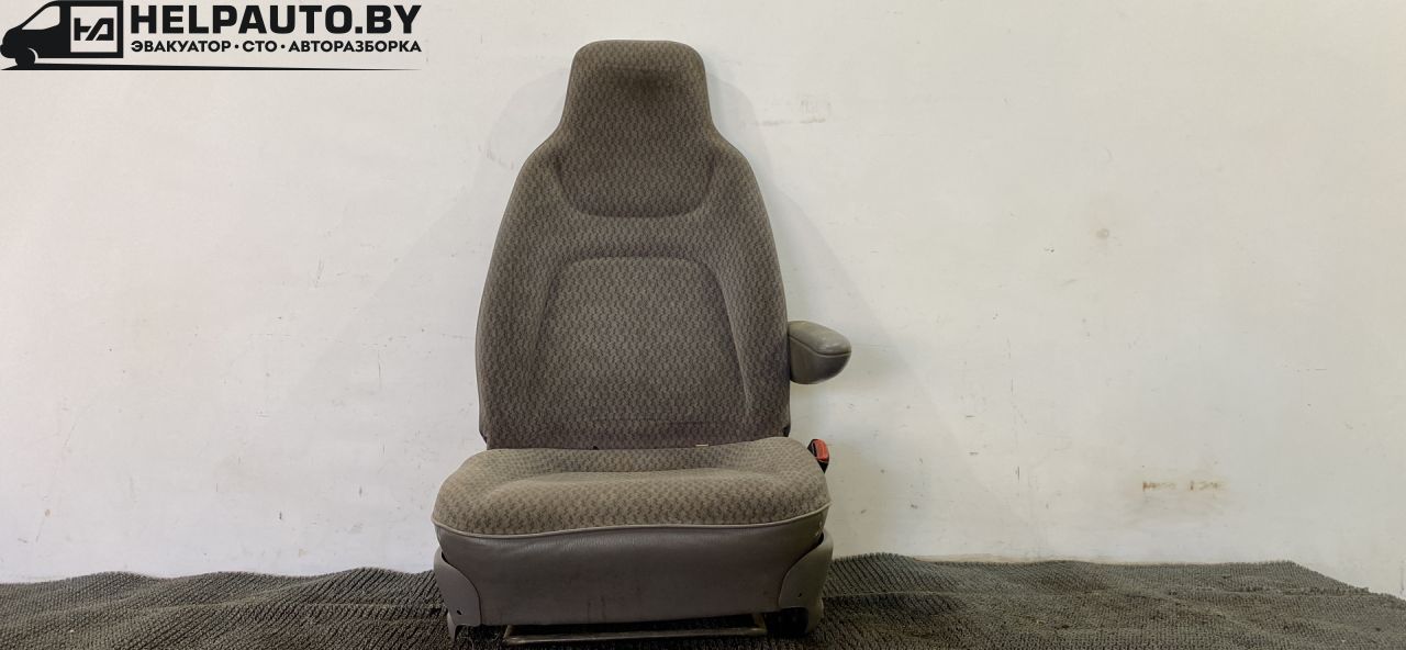 сиденье переднее Dodge Neon 1 поколение 1998, 2.0 л., бензин, АКПП, зеленый, седан, передний привод - фото №1