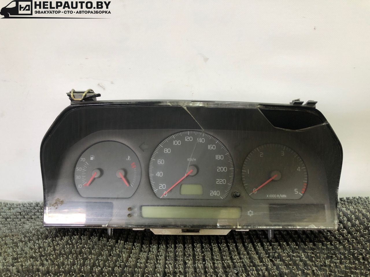 щиток приборов (приборная панель) Volvo S70 1 поколение 2000, 2.5 л., D 5252 T, дизель, МКПП, черный, седан, передний привод - фото №1