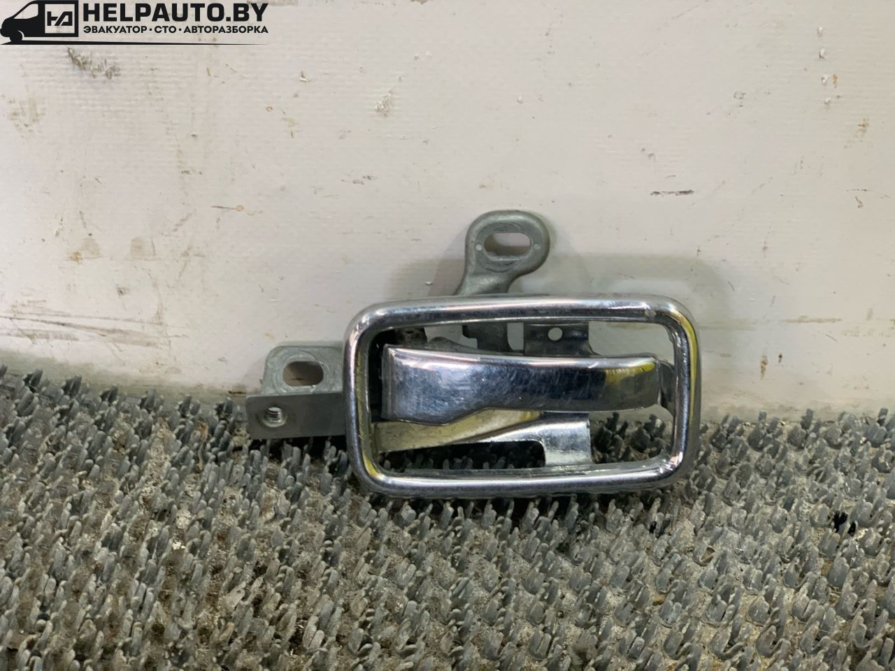 ручка внутренняя задняя правая Mercedes-Benz W123 W123 1983, 3.0 л., дизель, МКПП, седан - фото №1