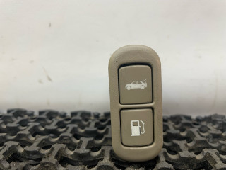 кнопка открытия лючка топливного бака Kia Sorento 1 поколение 2004, 2.5 л., CRDi, D4CB, дизель, АКПП, серебристый, внедорожник 5 дв., полный подключаемый привод, 93550-3E000