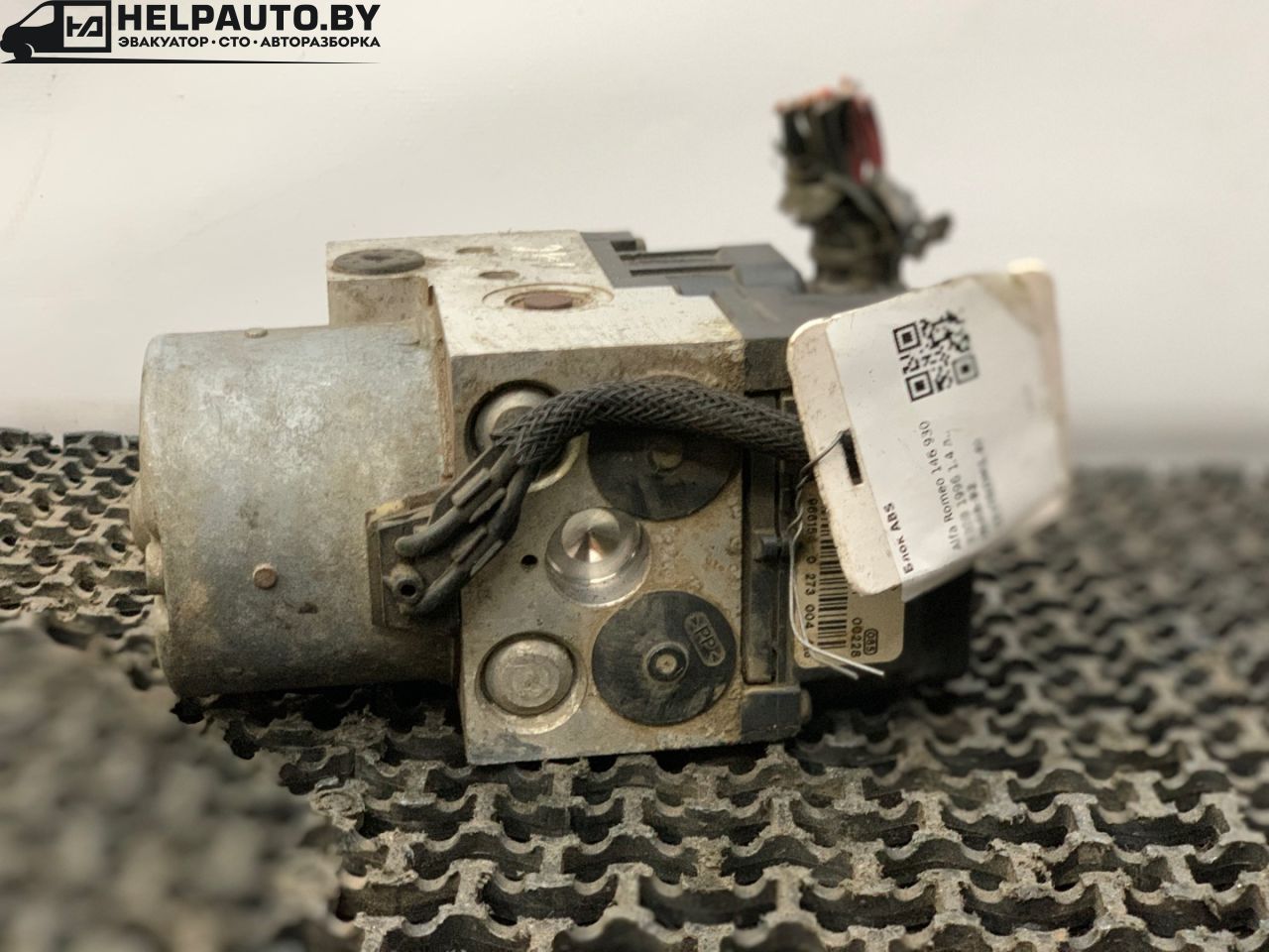 блок ABS Alfa Romeo 146 1 поколение 930B 1996, 1.4 л., бензин, МКПП, черный, хетчбэк 5 дв., 0273004416 - фото №1