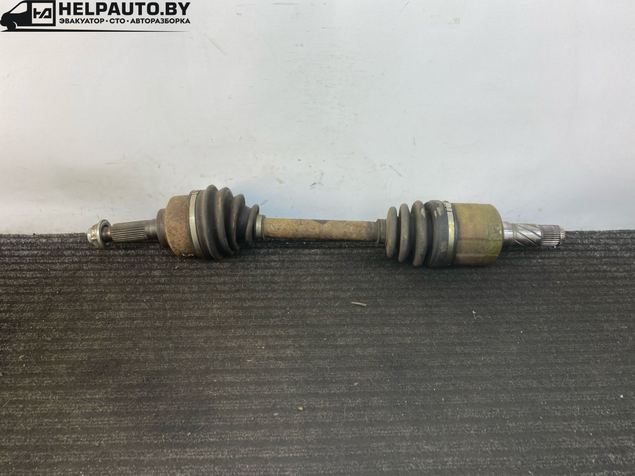 полуось передняя левая (приводной вал, ШРУС) Kia Sorento 1 поколение 2004, 2.5 л., CRDi, D4CB, дизель, АКПП, серебристый, внедорожник 5 дв., полный подключаемый привод - фото №1