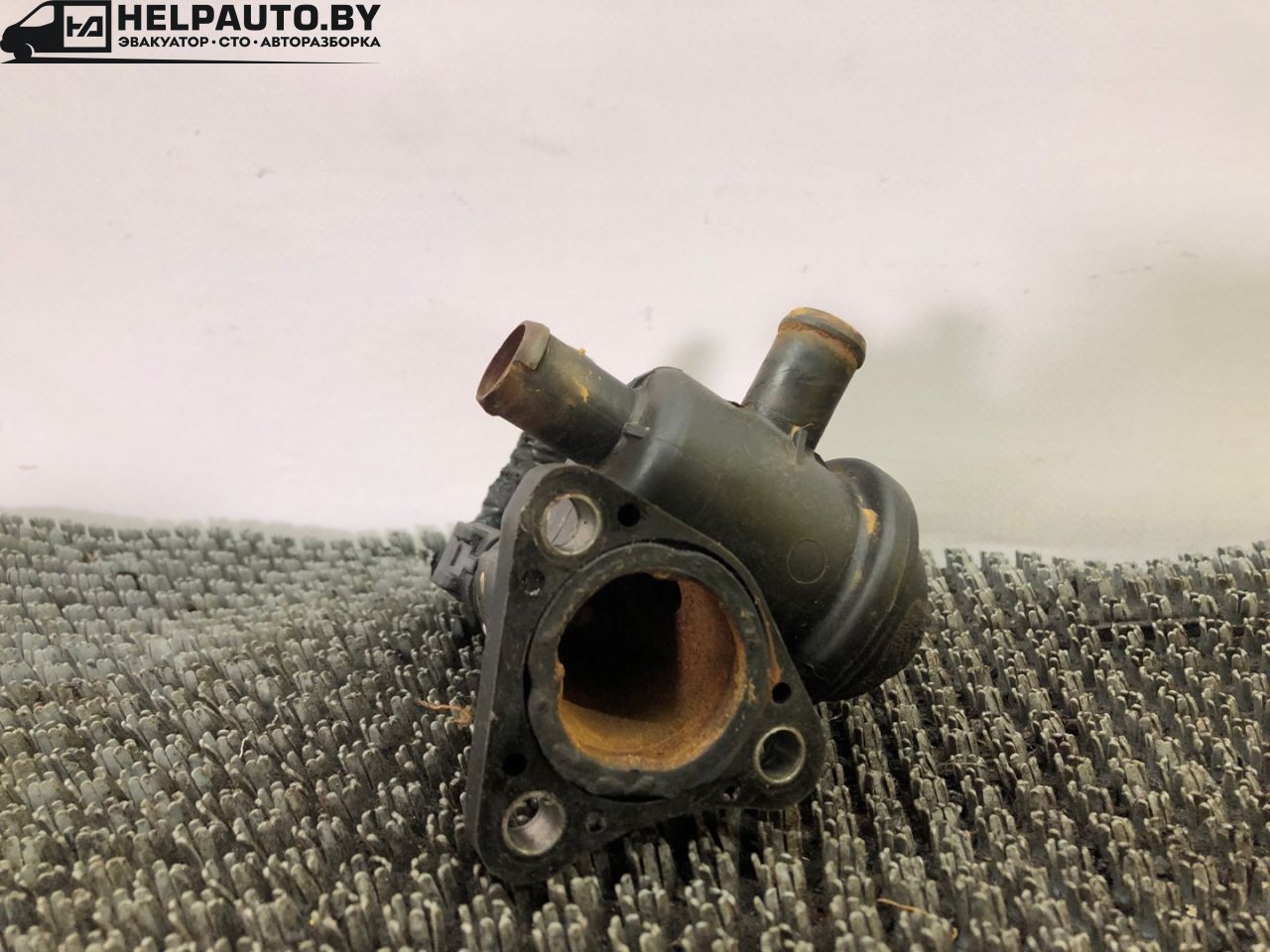 фланец (тройник) системы охлаждения Hyundai Atos 1 поколение 2000, 1.0 л., бензин, МКПП, синий, хетчбэк 5 дв., передний привод - фото №1