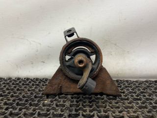 подушка крепления двигателя Mazda 626 GF [рестайлинг] GF 1999, 2.0 л., дизель, МКПП, черный, седан, передний привод