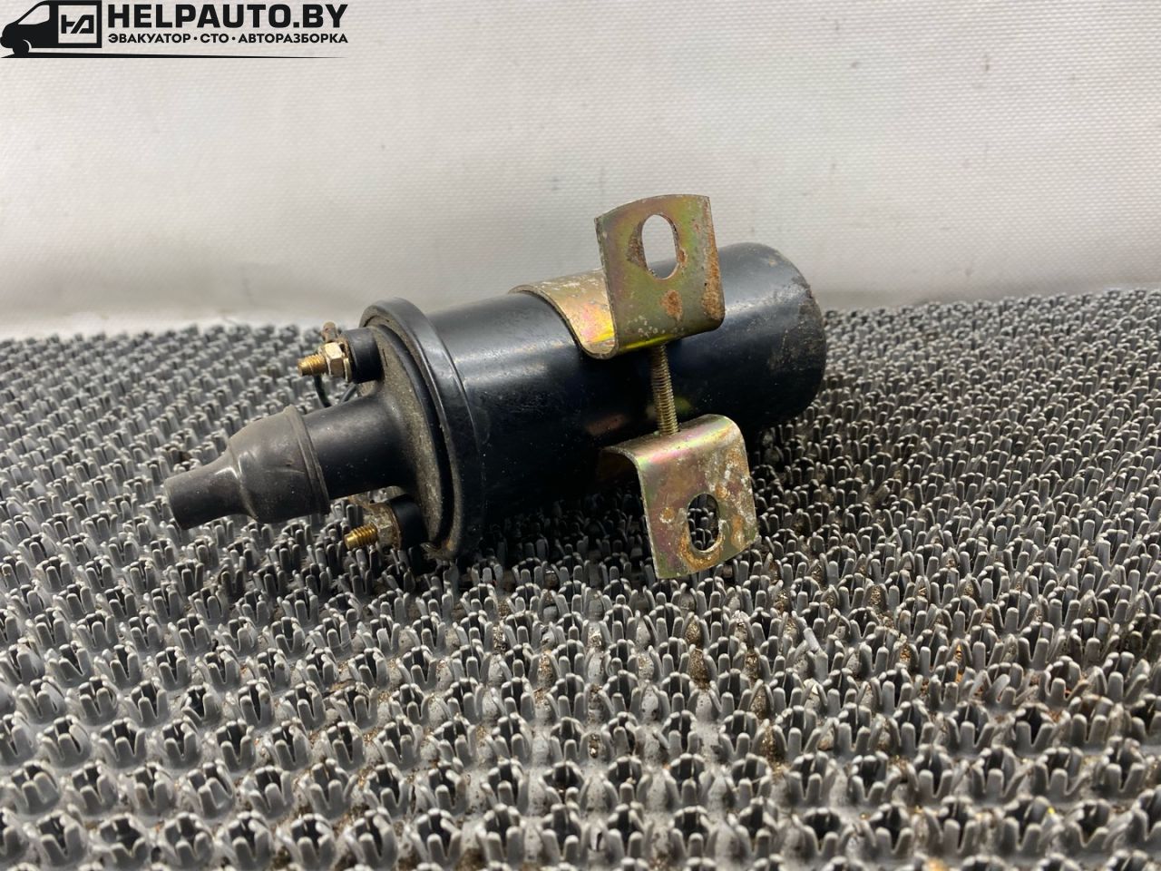 катушка зажигания Audi 80 B3 89/B3 1991, 1.8 л., бензин, МКПП, серебристый, седан, передний привод - фото №1