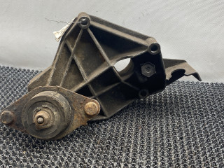 кронштейн двигателя Renault Safrane 1 поколение [рестайлинг] 1998, 2.0 л., бензин, МКПП, синий, хетчбэк 5 дв.