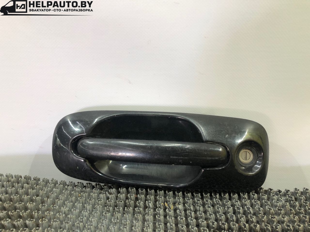 ручка наружная Dodge Caravan 3 поколение RG 1999, 2.4 л., EDZ, бензин, АКПП, темно зеленый, передний привод - фото №1