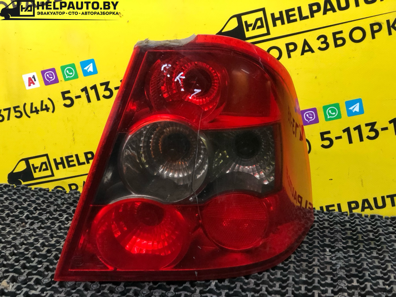 фонарь задний правый Geely CK Otaka 1 поколение CK-1 2007, 1.5 л., MR479A, бензин, МКПП, золотистый, седан, передний привод - фото №1