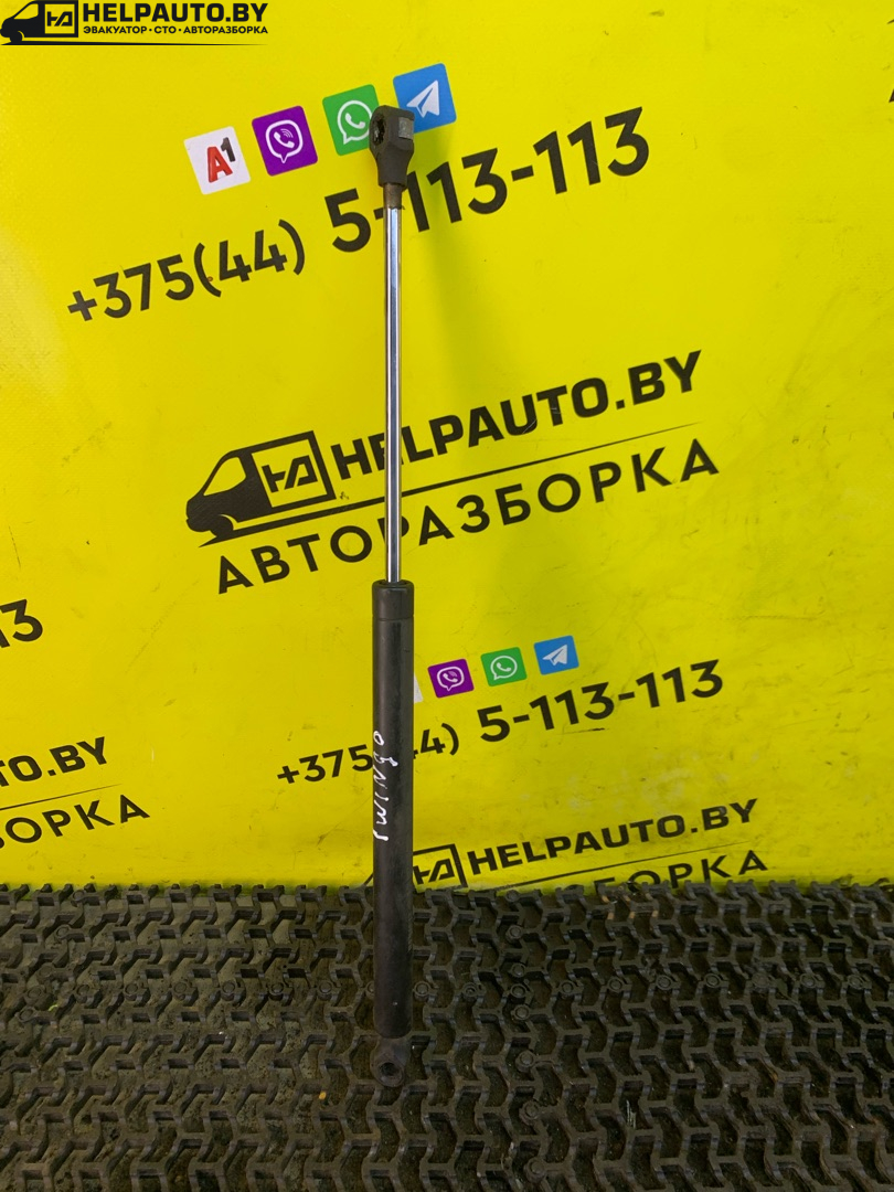 амортизатор крышки багажника (3-5 двери) Renault Twingo 1 поколение 1996, 1.2 л., C3G 700, бензин, МКПП, желтый, хетчбэк 3 дв., передний привод - фото №1