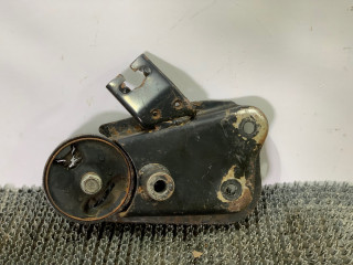 подушка крепления двигателя Nissan Bluebird T12/T72 1987, 2.0 л., бензин, МКПП, бордовый, хетчбэк 5 дв., передний привод
