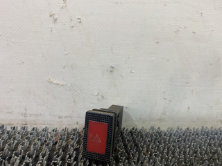 кнопка аварийной сигнализации Nissan Bluebird T12/T72 1987, 2.0 л., бензин, МКПП, бордовый, хетчбэк 5 дв., передний привод