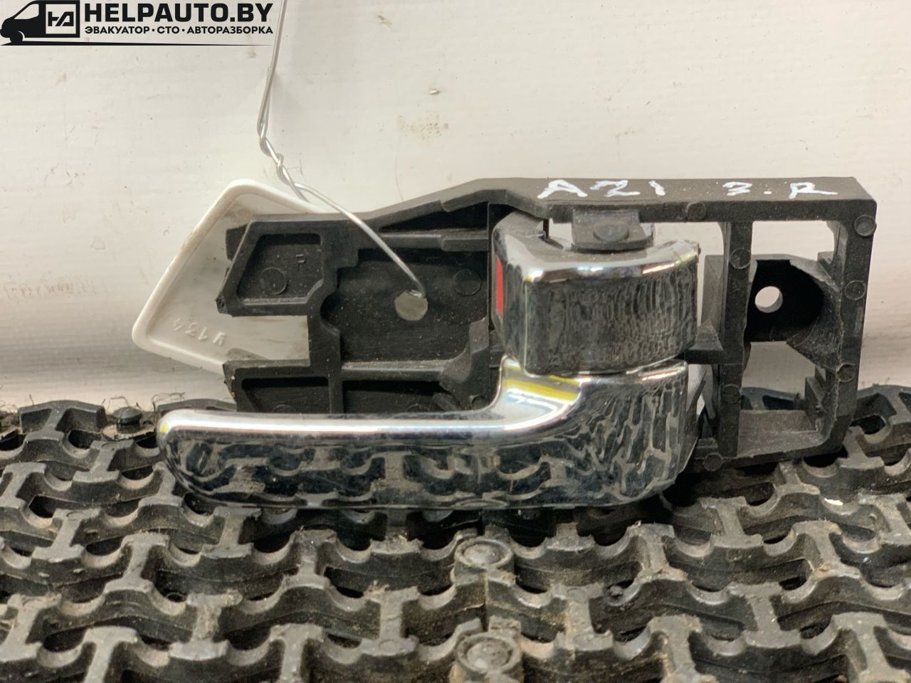 ручка внутренняя задняя правая Chery Fora 1 поколение 2009, 2.0 л., SQR484F, бензин, 5МКПП, черный, передний привод - фото №1