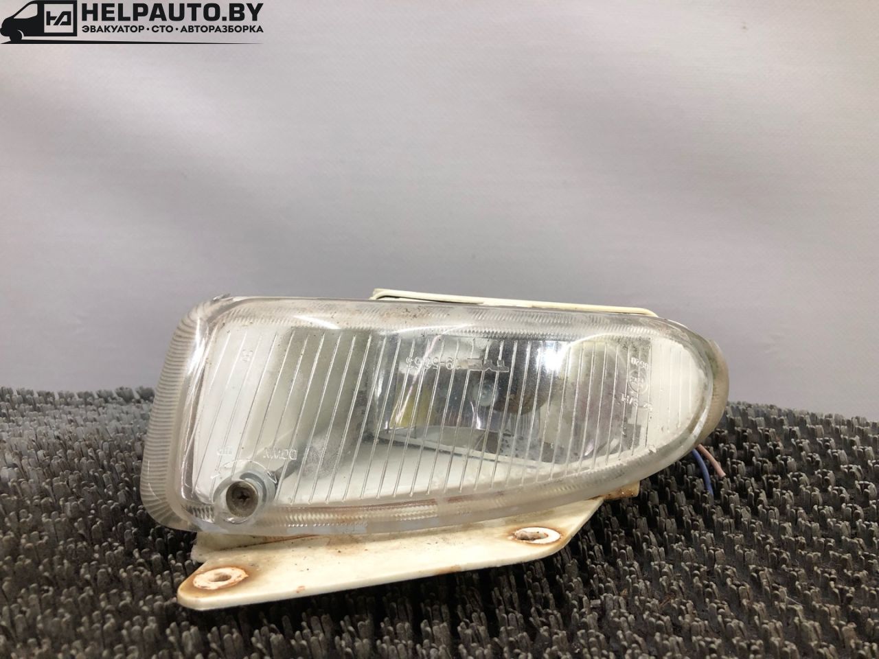 фара противотуманная правая Dodge Caravan 3 поколение RG 1999, 2.4 л., EDZ, бензин, АКПП, темно зеленый, передний привод - фото №1
