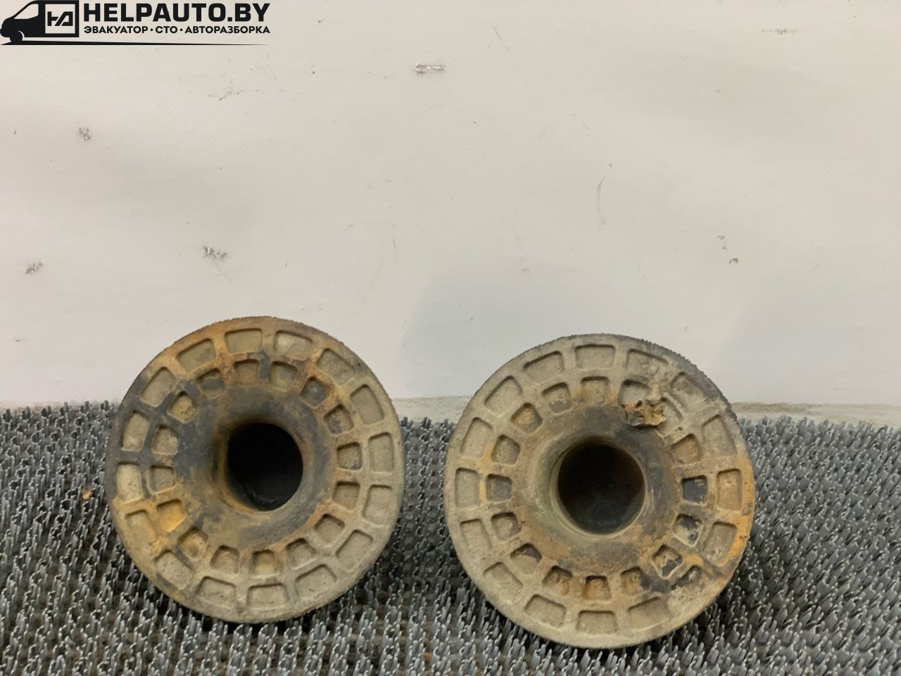 отбойник подвески Opel Zafira 1 поколение (A) 1999, 2.0 л., бензин, МКПП, серый, передний привод - фото №1
