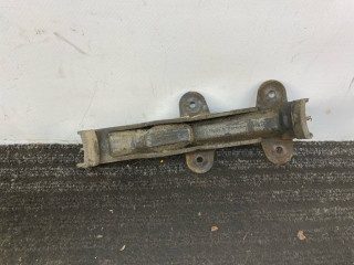 Крепление бампера переднего Audi 80 B3 89/B3 1987, 1.8 л., бензин, МКПП, серый, седан, передний привод, 893807253