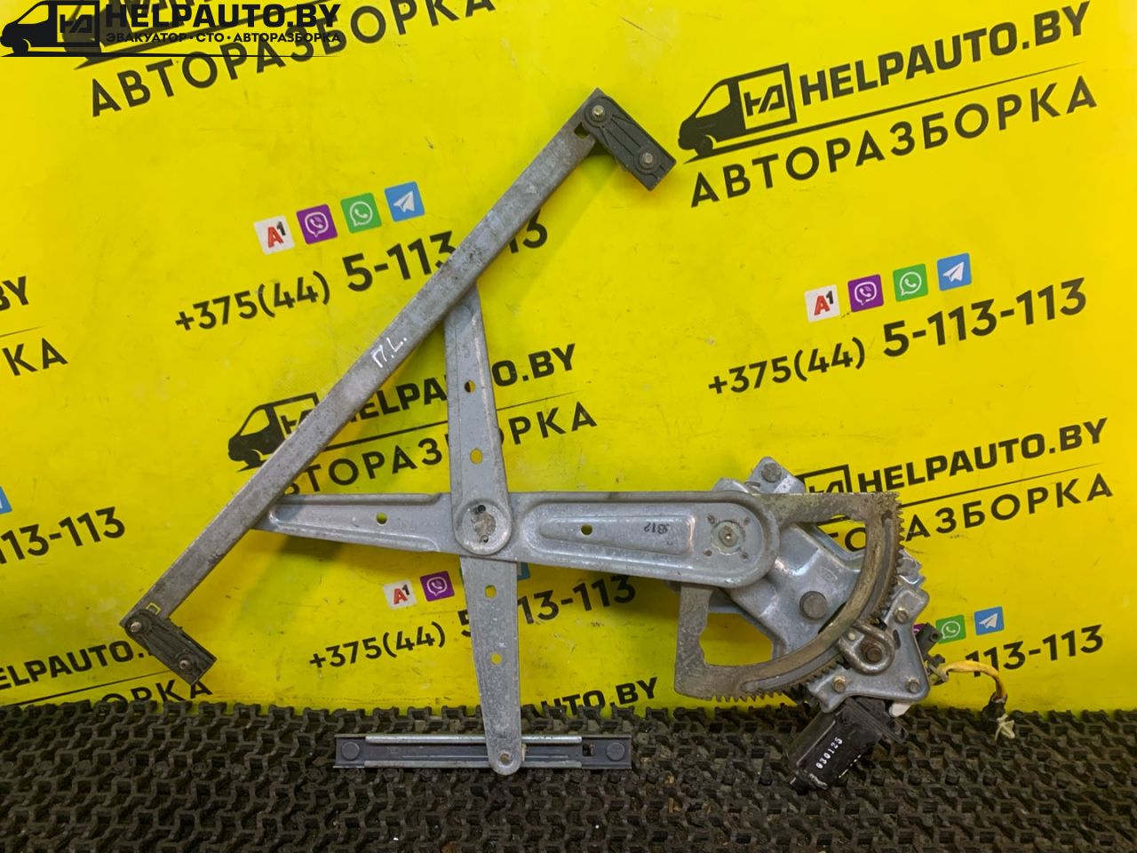 стеклоподъемник электрический передний левый Kia Sorento 1 поколение 2005, 2.5 л., D4CB, дизель, АКПП, черный, внедорожник 5 дв., полный подключаемый привод - фото №1