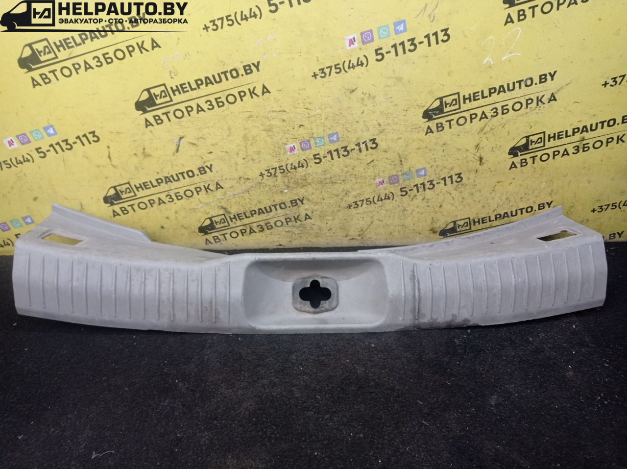 пластик Nissan Almera Tino V10 2001, 2.2 л., YD22DDT, дизель, МКПП, берюзовый, минивэн, передний привод - фото №1