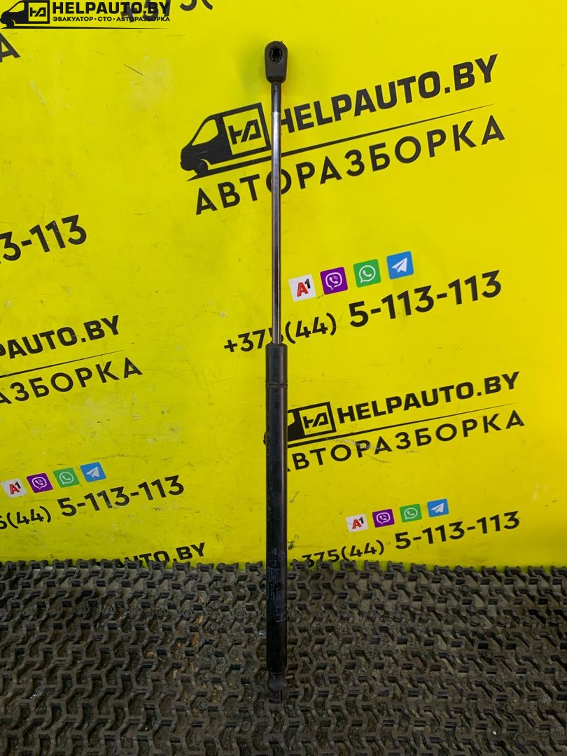 амортизатор крышки багажника (3-5 двери) Kia Sorento 1 поколение 2005, 2.5 л., D4CB, дизель, АКПП, черный, внедорожник 5 дв., полный подключаемый привод - фото №1