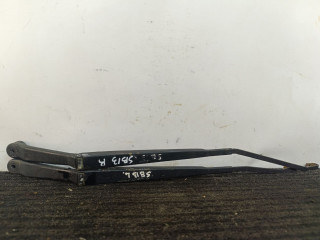 щеткодержатель (поводок стеклоочистителя, дворник) Suzuki Baleno 1 поколение 1998, 1.3 л., i, G13BB, бензин, МКПП, серебристый, седан, передний привод